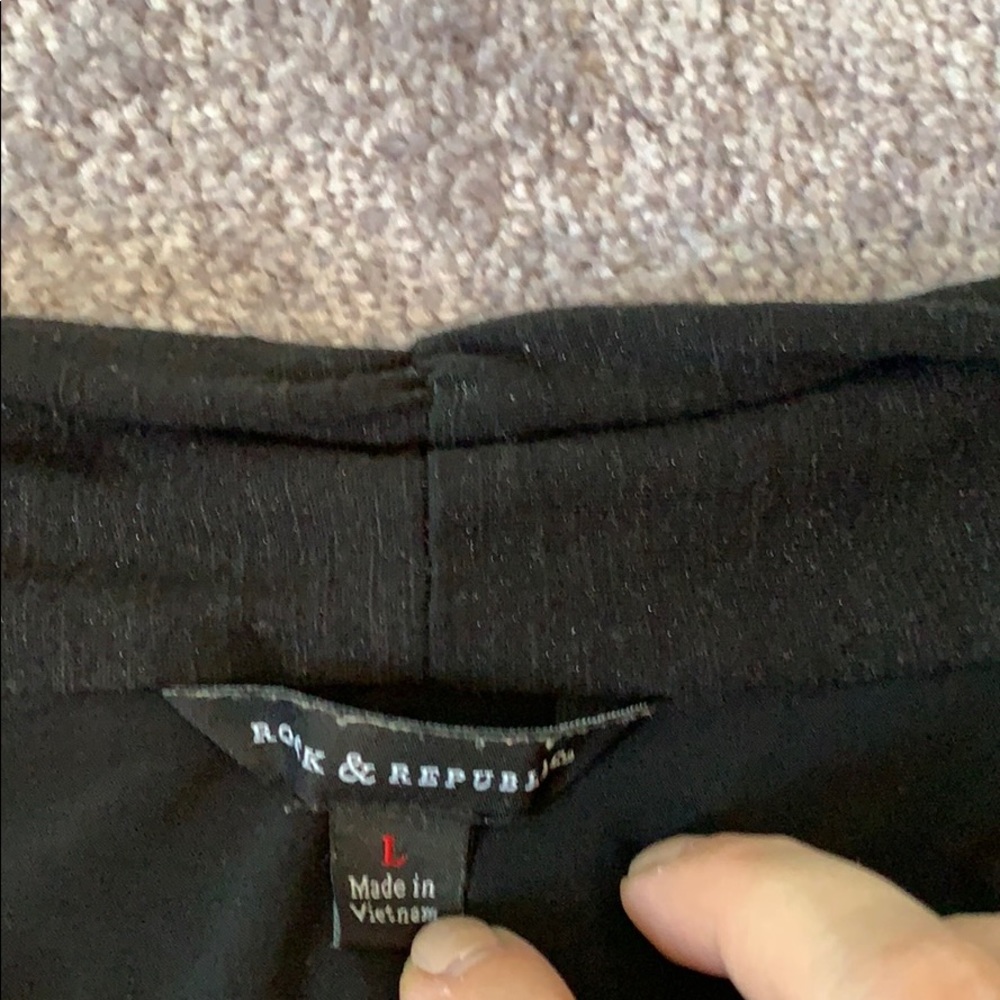 Size Large top - Picture 5 of 5